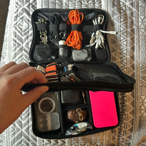 Bagsmart electronics bag. Bag. - Picture 3 of 8